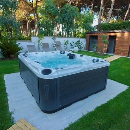 Aquamaris Design & Guest house 4*
