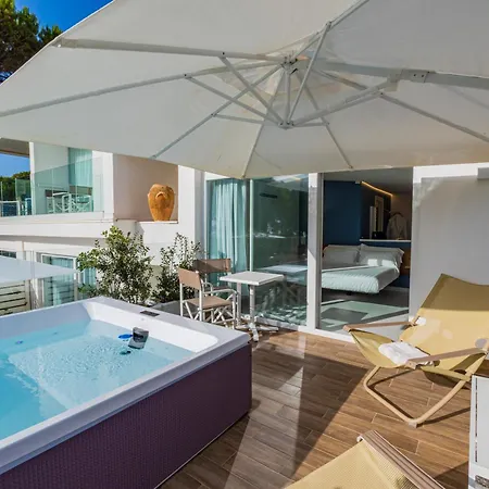 Aquamaris Design & 4*
